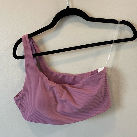 Lululemon Ribbed Nulu Asymmetrical Yoga Bra - Picture 1 of 4